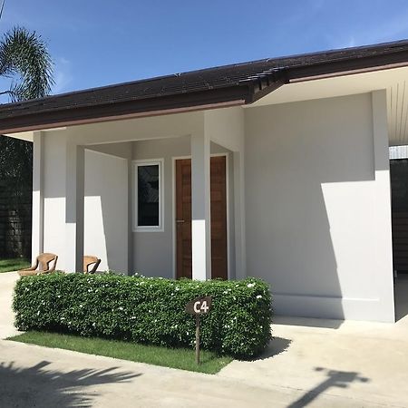 The Brass Villa Garden Resort Sattahip Exterior photo