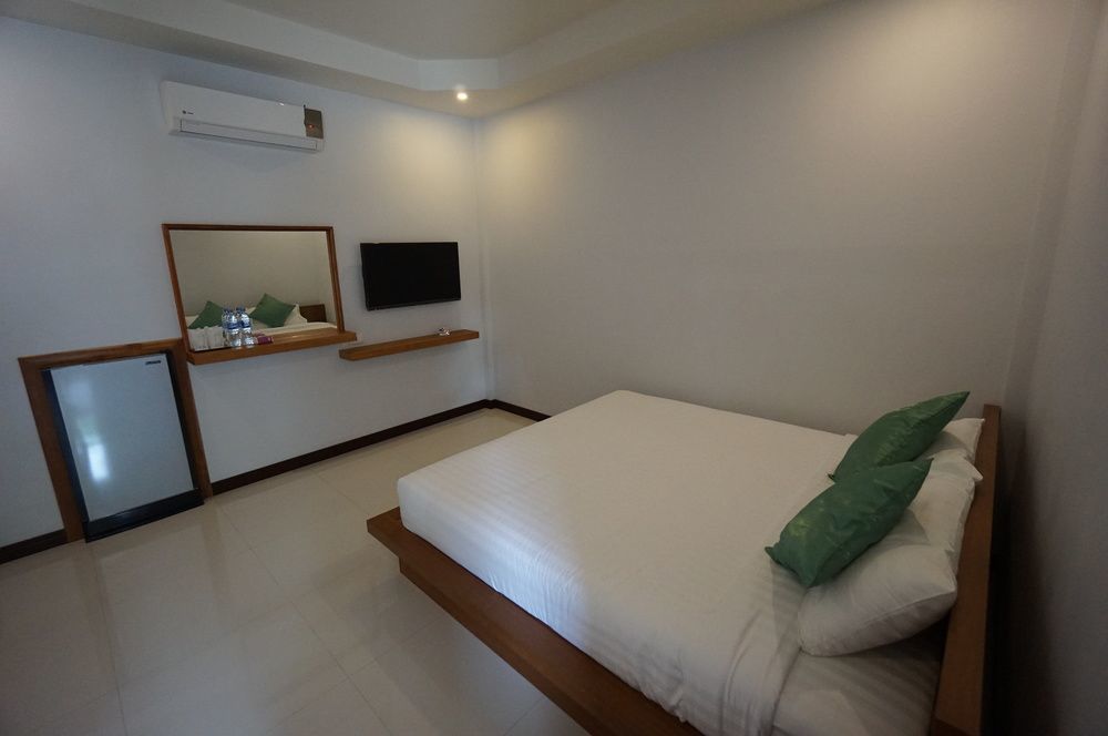 The Brass Villa Garden Resort Sattahip Exterior photo