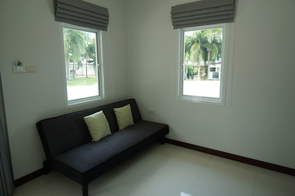 The Brass Villa Garden Resort Sattahip Exterior photo